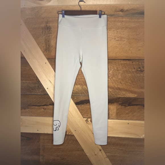 Ivory Ella Athletic Leggings Pants Elephant Black print Women’s Large - Picture 3 of 10